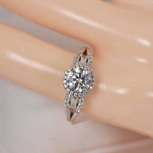 Certified Moissanite 1.0 ct Brilliant Round Cut Engagement Ring 925